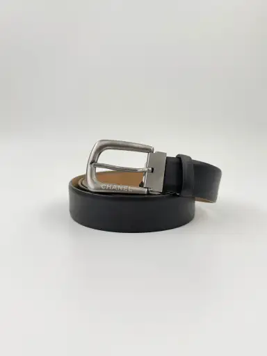2023 CHANEL U23 CALFSKIN CLASSIC BRUSHED SILVER BUCKLE BELT - BLACK (95/38)