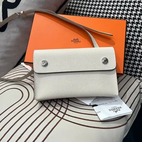 全新 Hermes snap wallet pochette,STAMP K