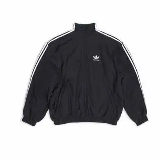 Balenciaga adidas reversible jacket 2 バレンシアガ(BALENCIAGA)のメンズのジャケット/アウター(ナイロンジャケット)の商品詳細ページへのリンク