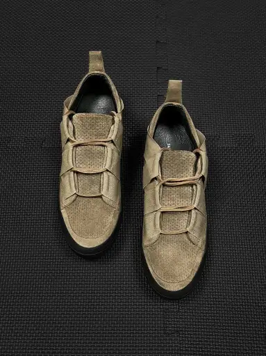 NEW. LOW LEATHER SUEDE SNEAKERS - EXCLUSIVE - WITH BOX -