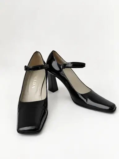 Prada FW 1998 Patent Leather Mary Jane Pumps