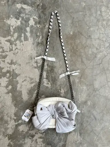 Lanvin En Bleu Grey Ribbon Chain Strap White Side Bag