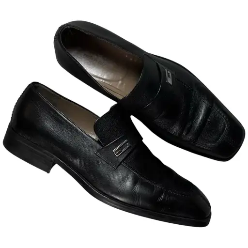 Gucci by Tom Ford G-Logo Metal Pin Saffiano Loafers - 90s