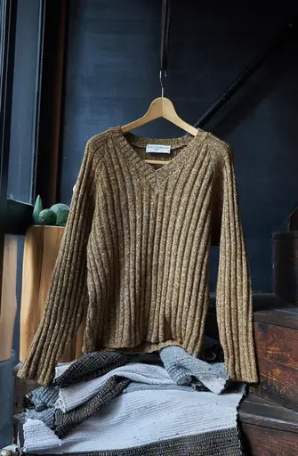 Dolce & Gabbana Maglie Ribbed-knit short V-neck wool sweater