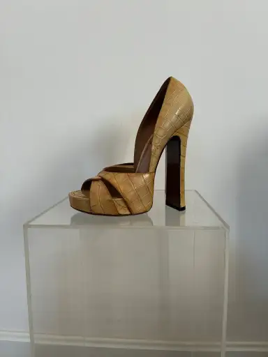 Louis Vuitton Fall 2014 Crocodile Sandals