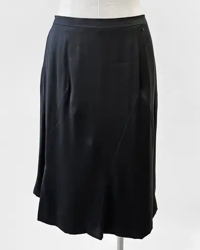 Chanel black silk skirt with diamond seams
