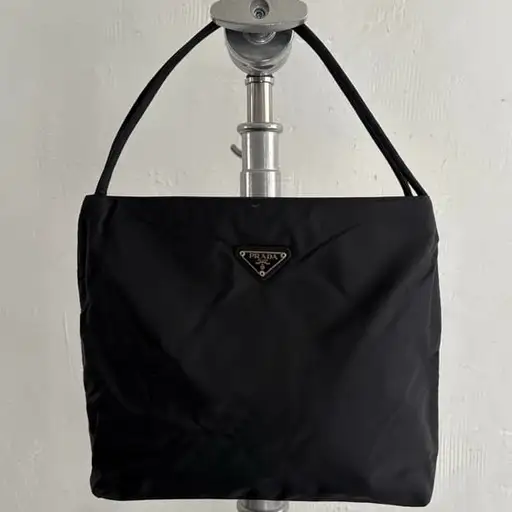 Prada 프라다 블랙 포코노 나일론 숄더백