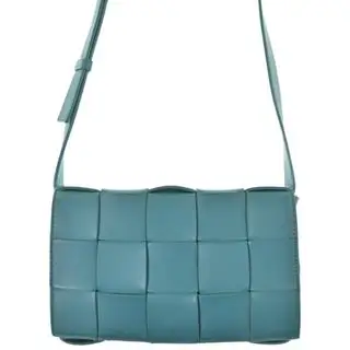 BOTTEGA VENETA ボッテガベネタ ショルダーバッグ  緑 【古着】【中古】【送料無料】 ボッテガヴェネタ(BOTTEGA VENETA)のレディースのバッグ(ショルダーバッグ)の商品詳細ページへのリンク