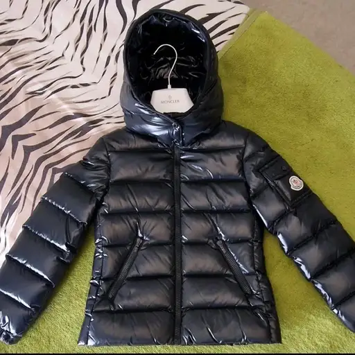Moncler black puffer jacket with horizontal quilting #puffer #outerwear