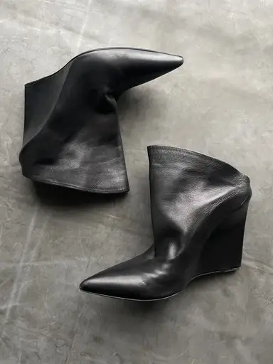 2010s wedge ankle boots 