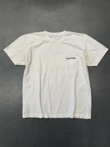 CHROME HEARTS SCROLL POCKET TEE - WHITE