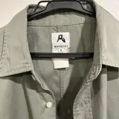 ネペンテス 長袖シャツ カーキ