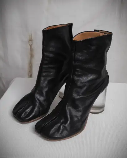 MAISON MARTIN MARGIELA Black Leather Tabi Boots with Plexiglass Heel – SS 2012, EU 37