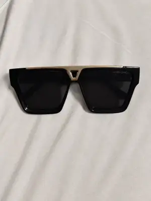 Louis Vuitton | NO SIZE