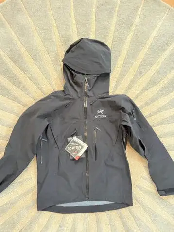 Arc’teryx Alpha SV - nieuw - zwart - maat M