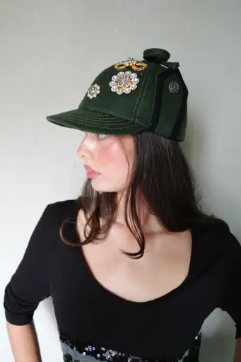 MIU MIU F/W 2019 BROOCH WOOL CAP