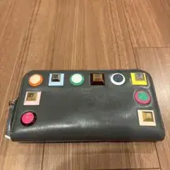 FENDI 長財布 スタッズ ラウンドファスナー