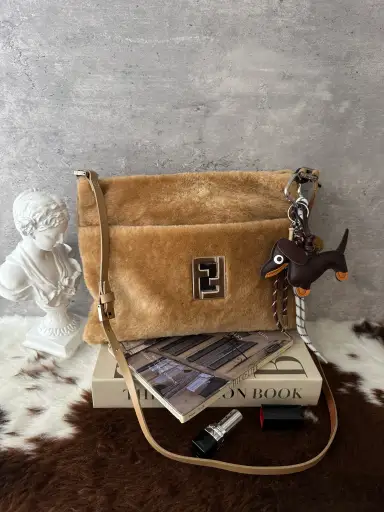 Fendi FF Shearling Crossbody Bag 🤎｜Oversized FF Logo・Soft Fluffy Texture・Perfect Autumn/Winter Bag
