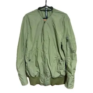 ripvanwinkle ma-1タイプ ブルゾン 美品 RW-317 リップヴァンウィンクル(ripvanwinkle)のメンズのジャケット/アウター(ブルゾン)の商品詳細ページへのリンク