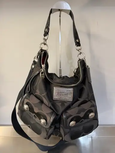 COACH BLACK SHOULDER BAG