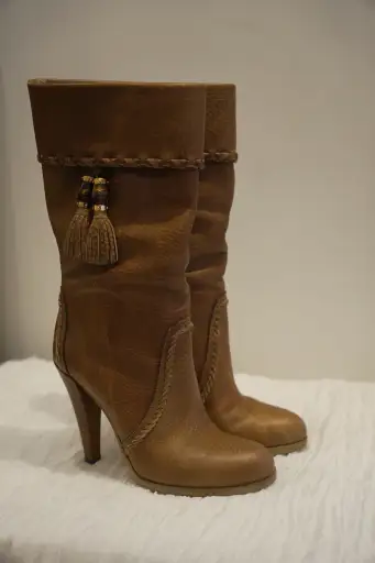 Gucci Tan Leather Boots with Bamboo Tassels Sz37