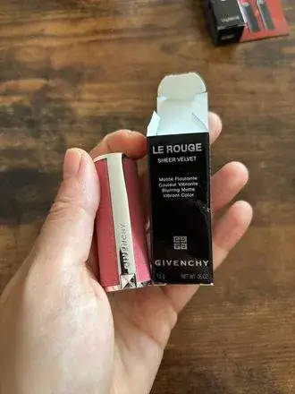 Givenchy Ruj