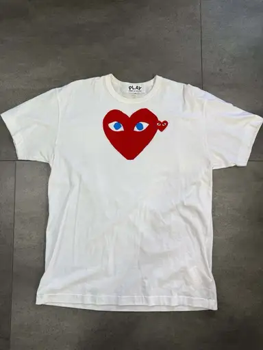 Comme des Garçons PLAY Blue Eyes Red Heart Tee White XXL Heart Patch Streetwear