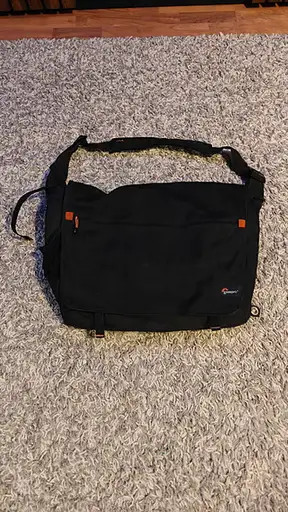 LowePro PC skulderveske i stoff.