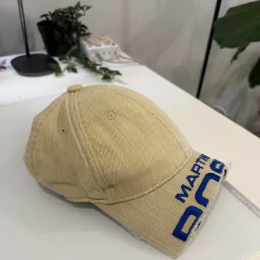 Martine rose half Yellow cap hat
Brand new condition
Never worn
Fits great, good quality