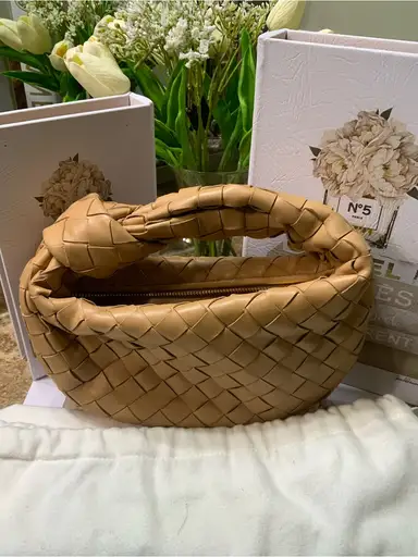 ❤️ BOTTEGA VENETA Nappa Intrecciato Mini
Jodie Caramel❤️❤️