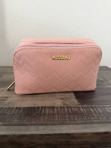 MISSONI • Delta One amenity kit pink