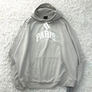 未使用保管品 タグ付 バレンシアガ BALENCIAGA PARIS ロゴ パーカー プルオーバー フーディ グレー サイズ4 XL相当 ゆったり オーバーサイズ 冬のお出かけ イルミネーション クリスマス 冬のボーナス 初詣 ギフト バレンシアガ(BALENCIAGA)のメンズのトップス(パーカー)の商品詳細ページへのリンク