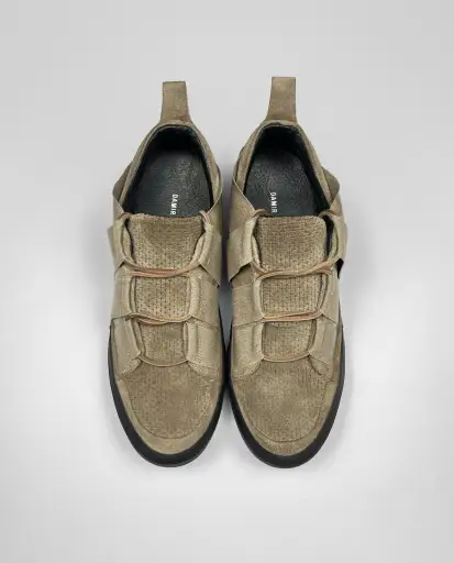 NEW. MAINLINE LOW LEATHER SNEAKERS -- EXCLUSIVE --
