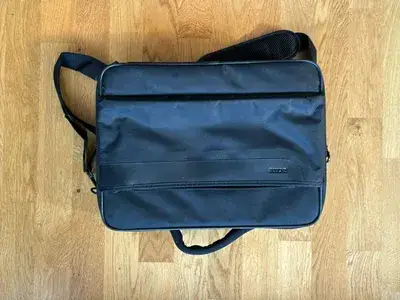 Acne Laptoptasche