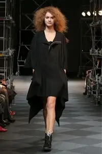 LIMI feu リミフゥ フーデットポンチョコート 黒 ブラック Yohji Yamamoto
