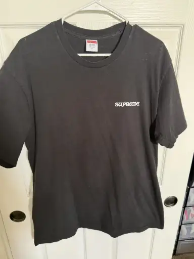 Supreme T-shirt