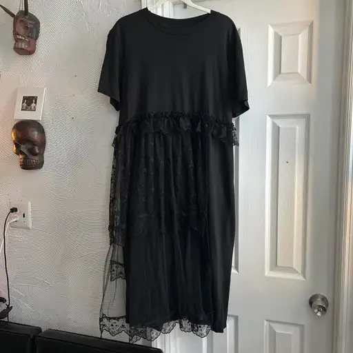Simone Rocha x H&M black dress with lace overlay and ruffled hem

#simonerocha