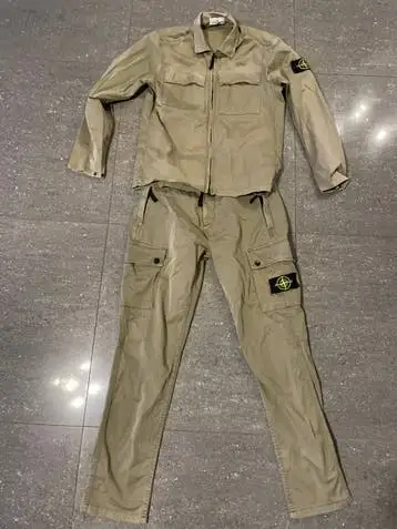 Stone Island overshirt en cargobroek set