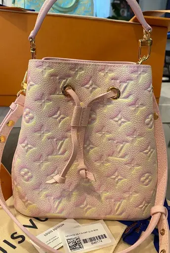👜 ❤️LOUIS VUITTON NEONOE BB STARDUST💋