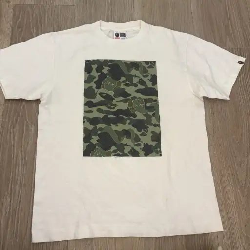 0024 Bape Kaws Camo Box Tee White Medium -A Bathing Ape-