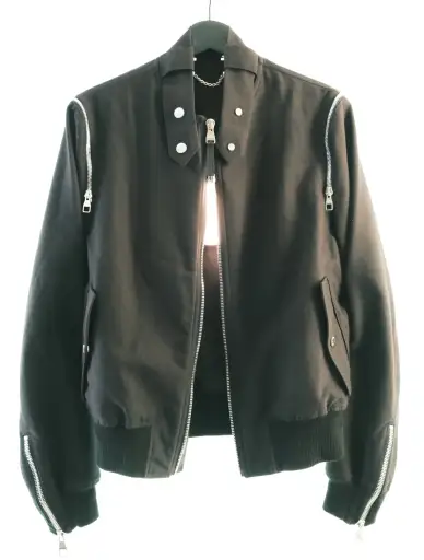 Louis Vuitton SS16 Sample ‘Floating Collar’ by Kim Jones