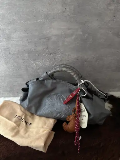Loewe Aire Bag 🩶✨｜Smoky Grey × Oversized Anagram × Slouchy Silhouette