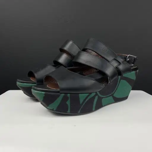 MARNI  Plataformas  Negro  Talle 40