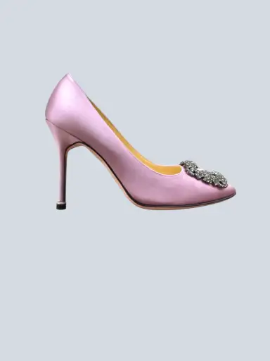 Manolo Blahnik
 Hangisi pump in silk satin, 37.