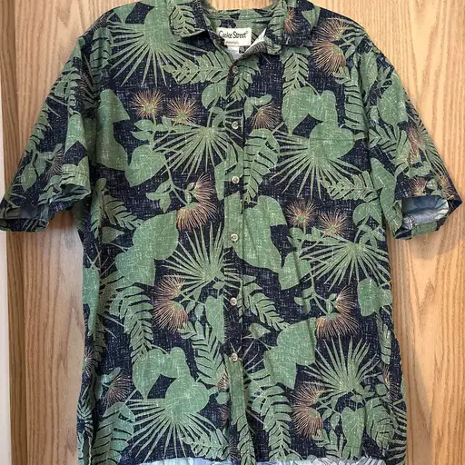 Green and brown tropical leaf print button-up Cooke Street Honolulu shirt #tropical #summer
