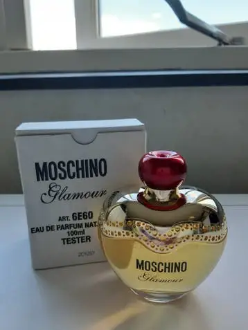 Moschino Glamour Eau De Parfum 100ML.