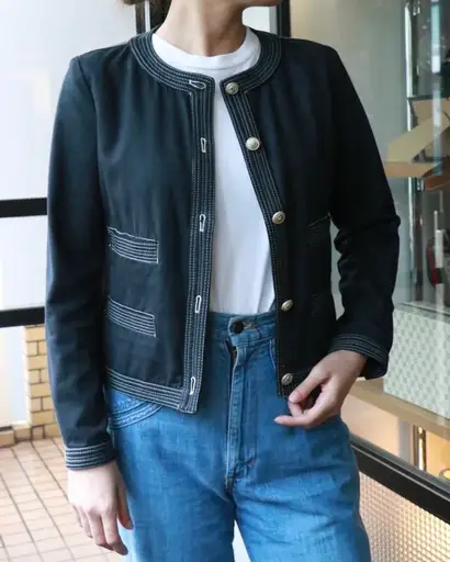 CHANEL collarless jacket