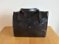 CHEREVICHKIOTVICHKI レザー トートバッグ