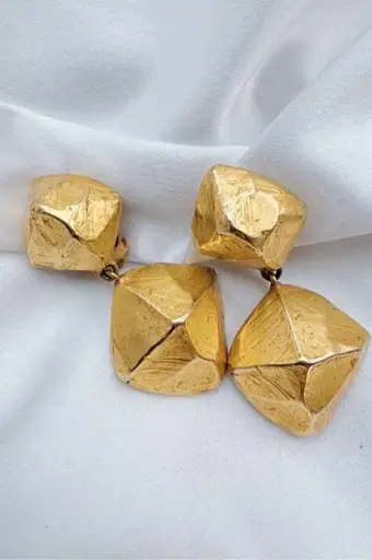 athentic Hermès golden stud clip ons