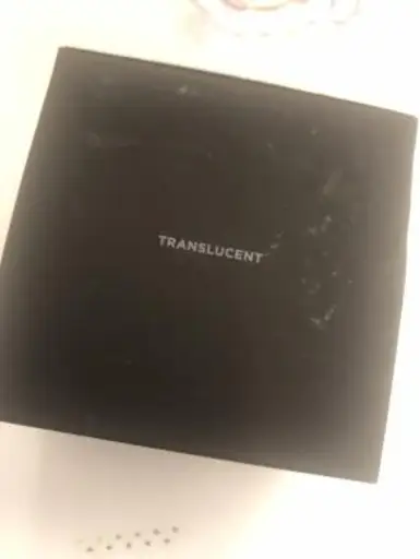 Translucent makeup powder
